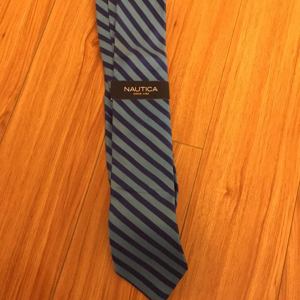 NWT Nautica blue striped tie, 100% silk